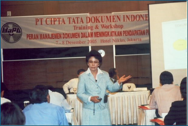<h4>Dokumentasi Training dan Workshop Document Management System (DMS)</h4>